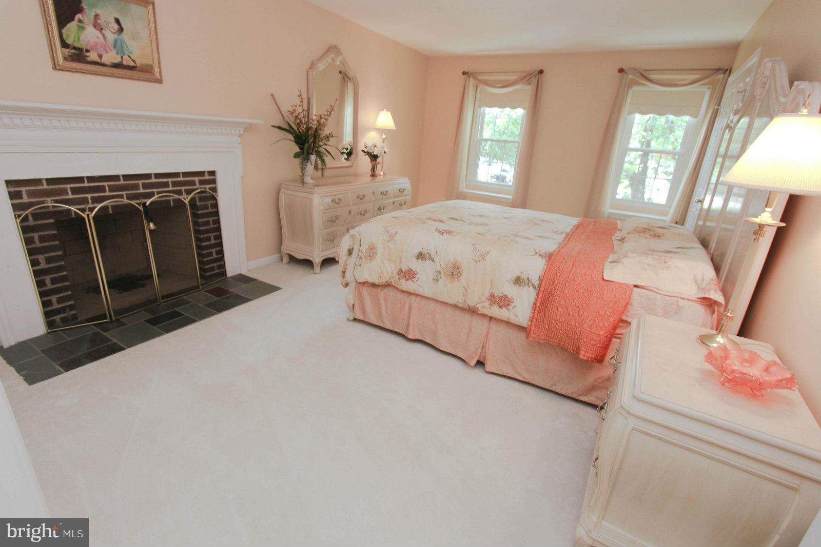 KEENE MILL OAKS - Residential