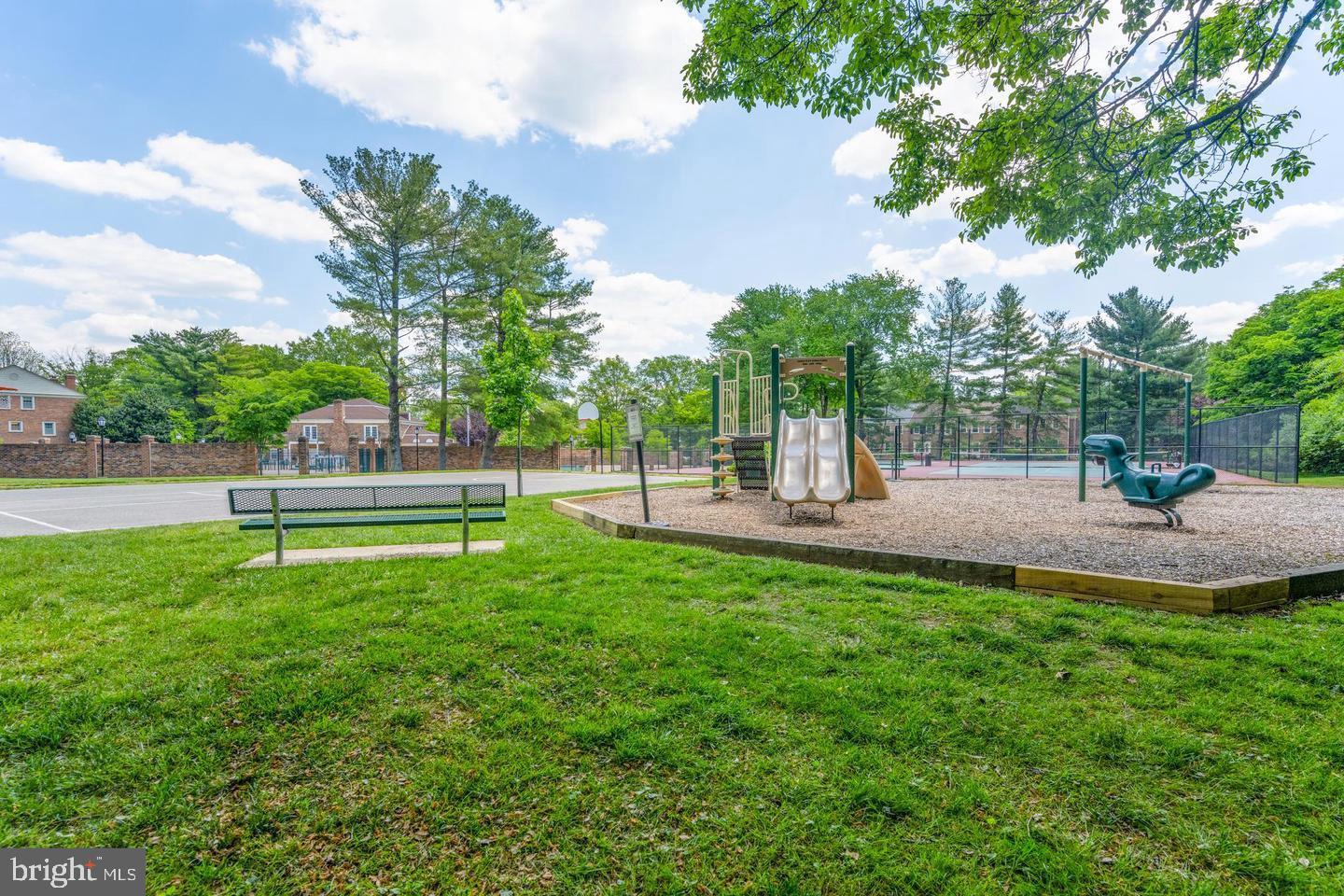 GEORGETOWN VILLAGE - Residential Lease