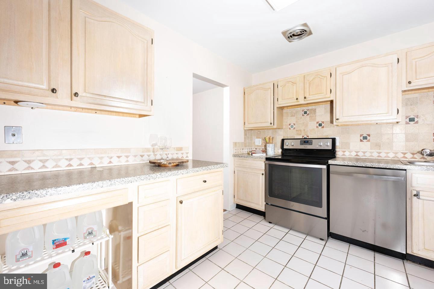 GEORGETOWN VILLAGE - Residential Lease