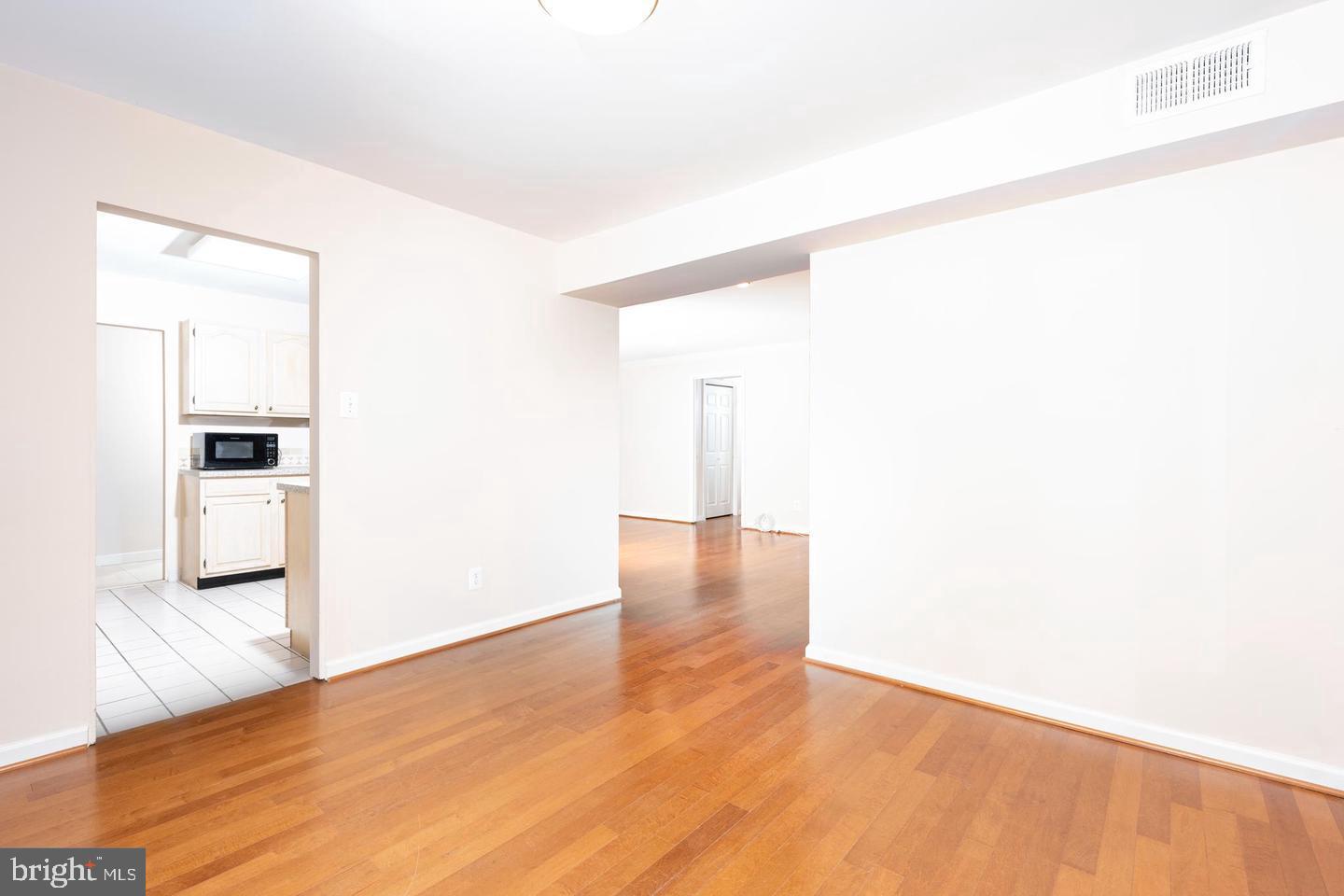 GEORGETOWN VILLAGE - Residential Lease