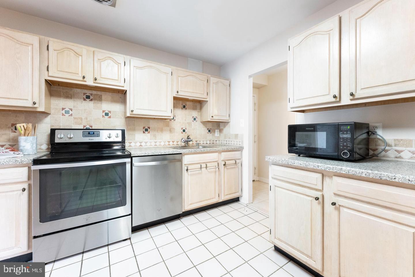 GEORGETOWN VILLAGE - Residential Lease