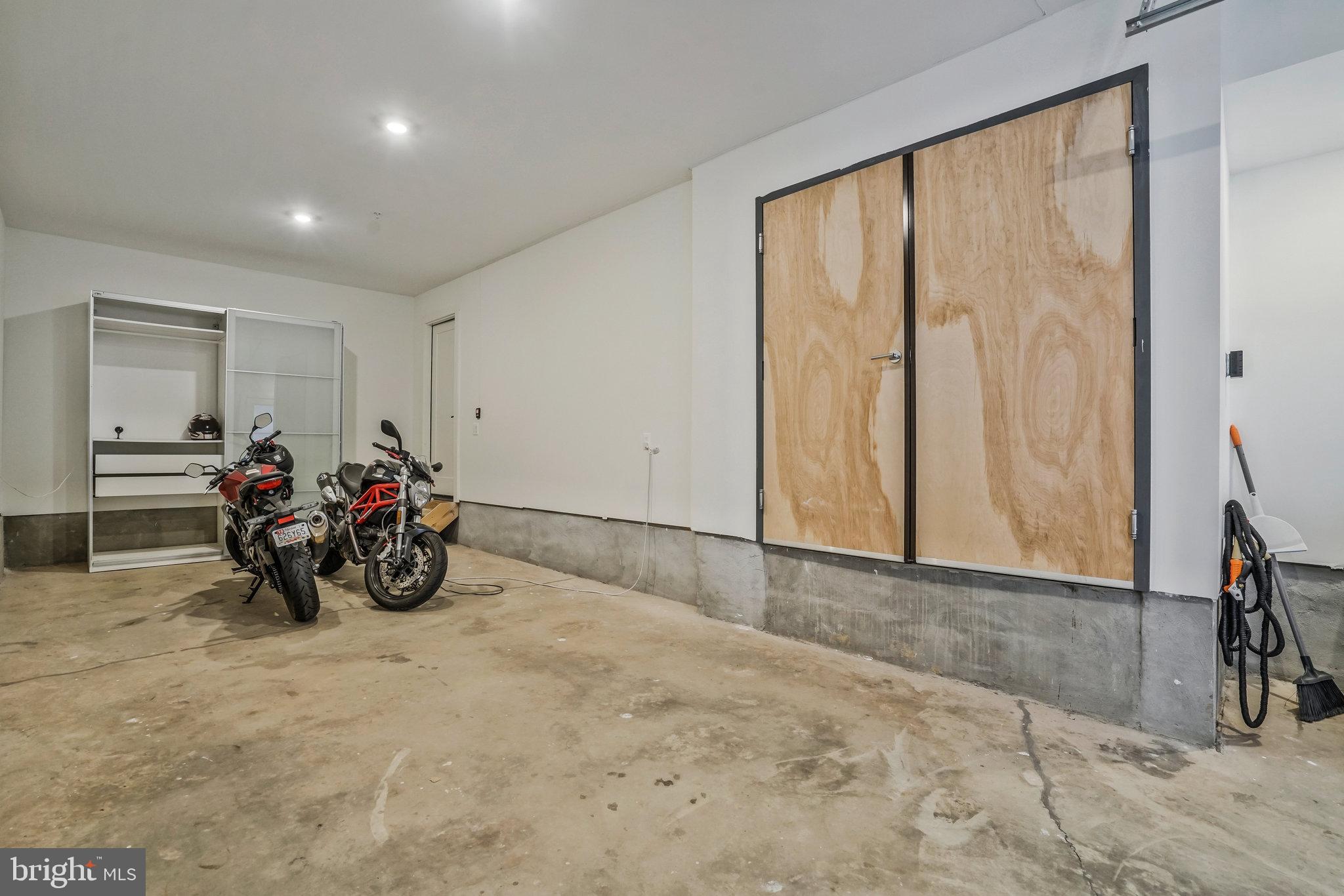 SLADE - Residential Lease