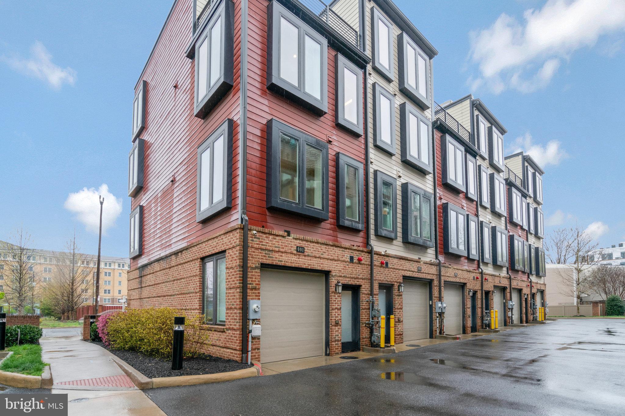 SLADE - Residential Lease