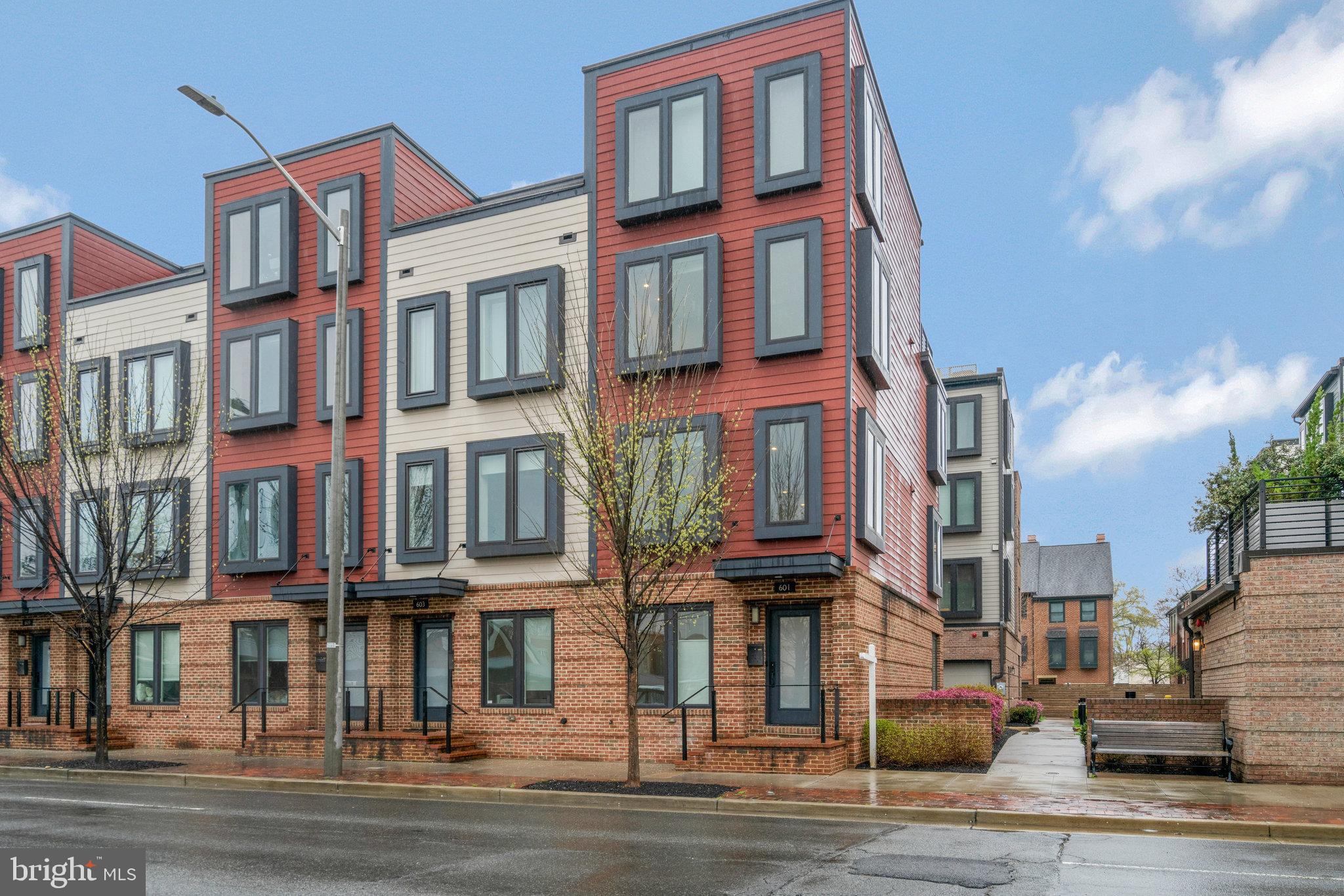 SLADE - Residential Lease