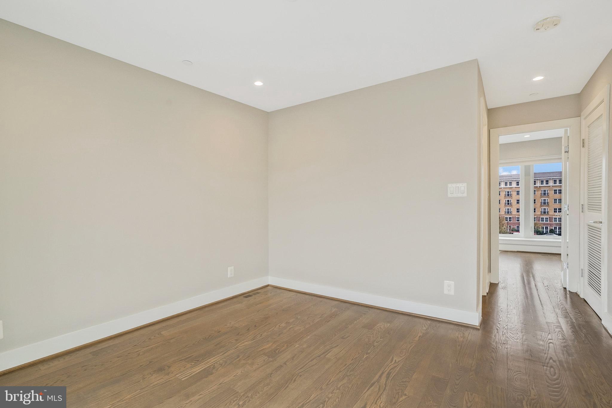 SLADE - Residential Lease