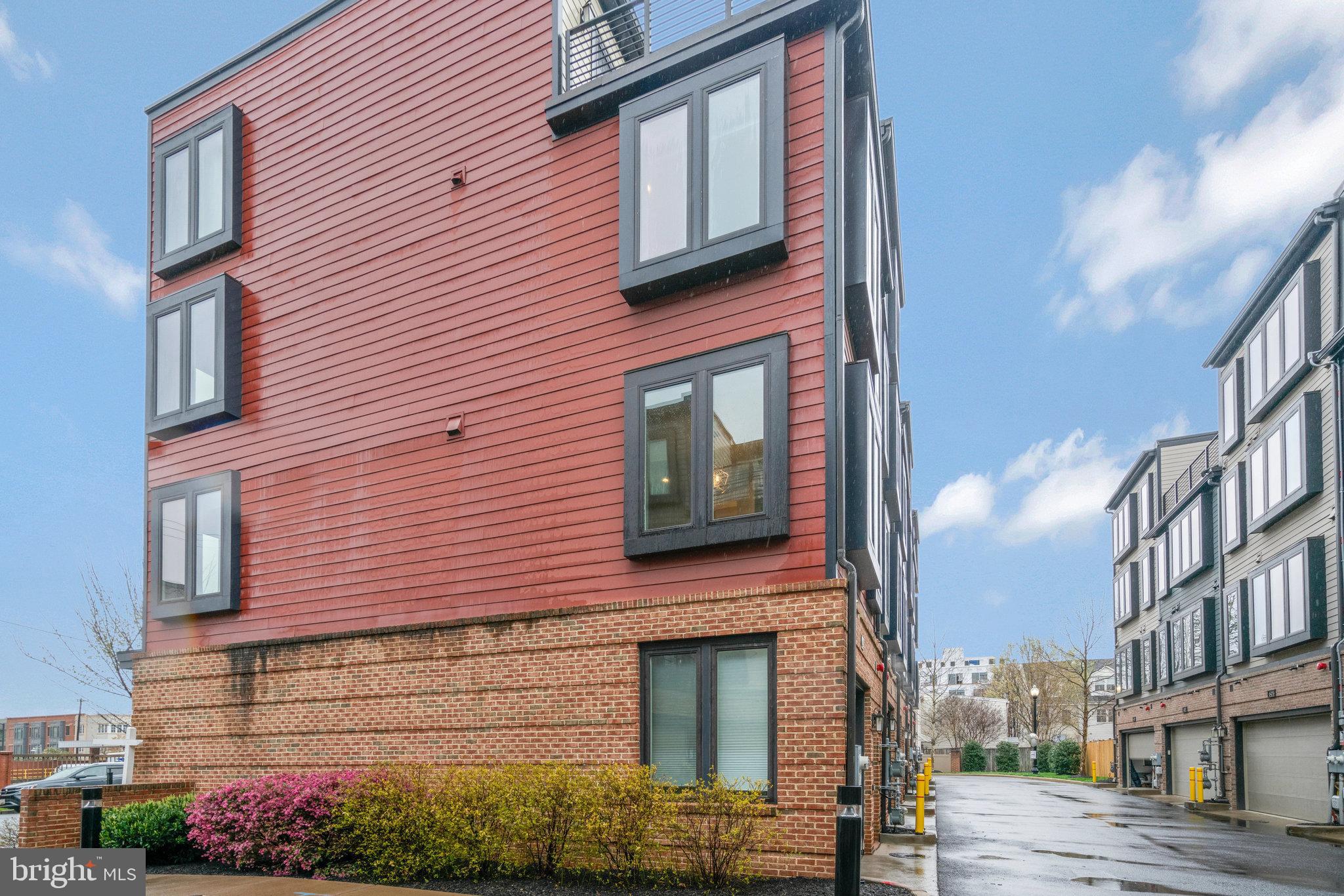 SLADE - Residential Lease