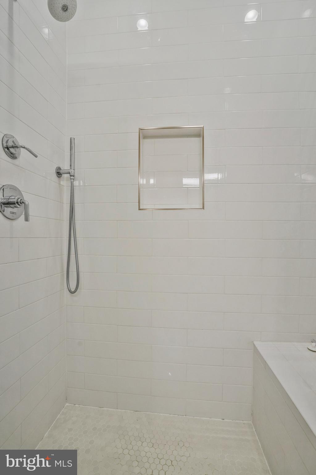 SLADE - Residential Lease