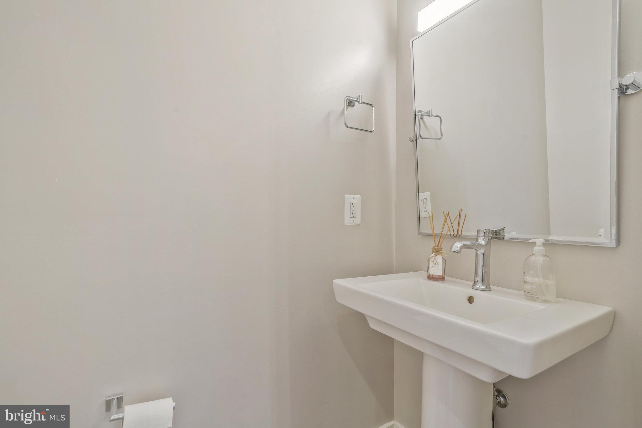 SLADE - Residential Lease