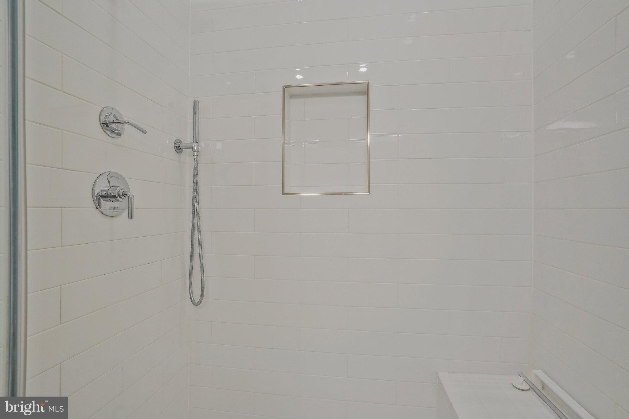 SLADE - Residential Lease