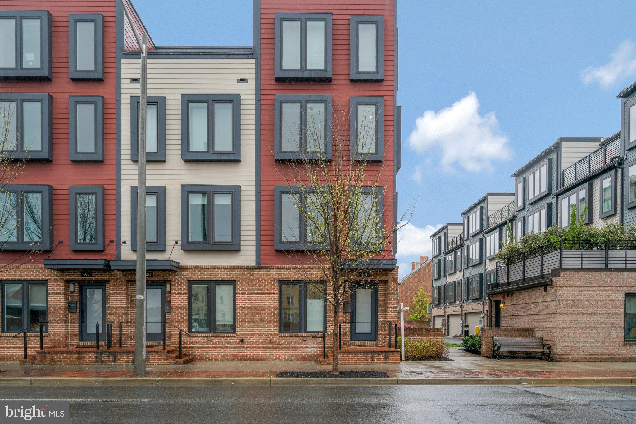 SLADE - Residential Lease