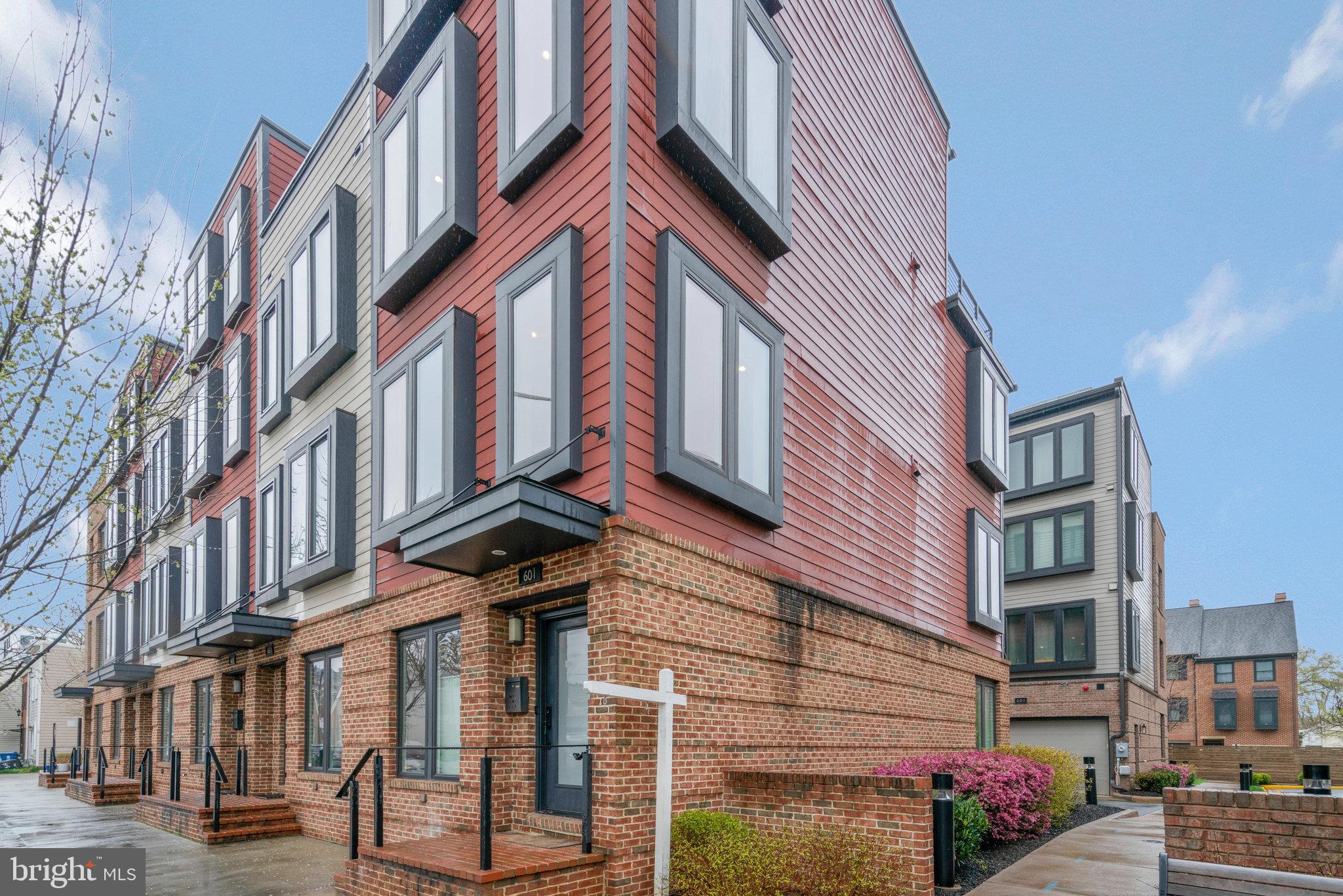 SLADE - Residential Lease