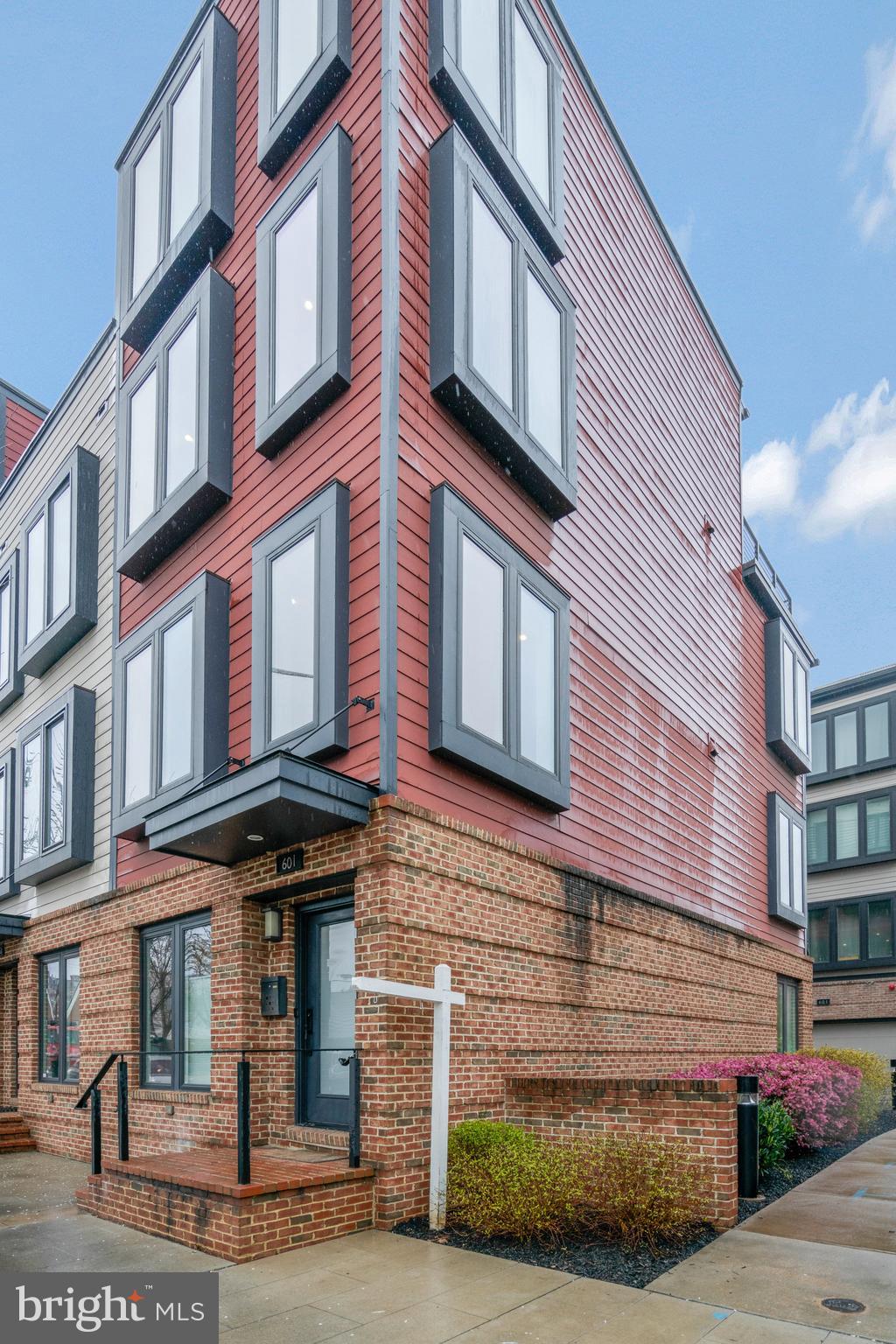 SLADE - Residential Lease