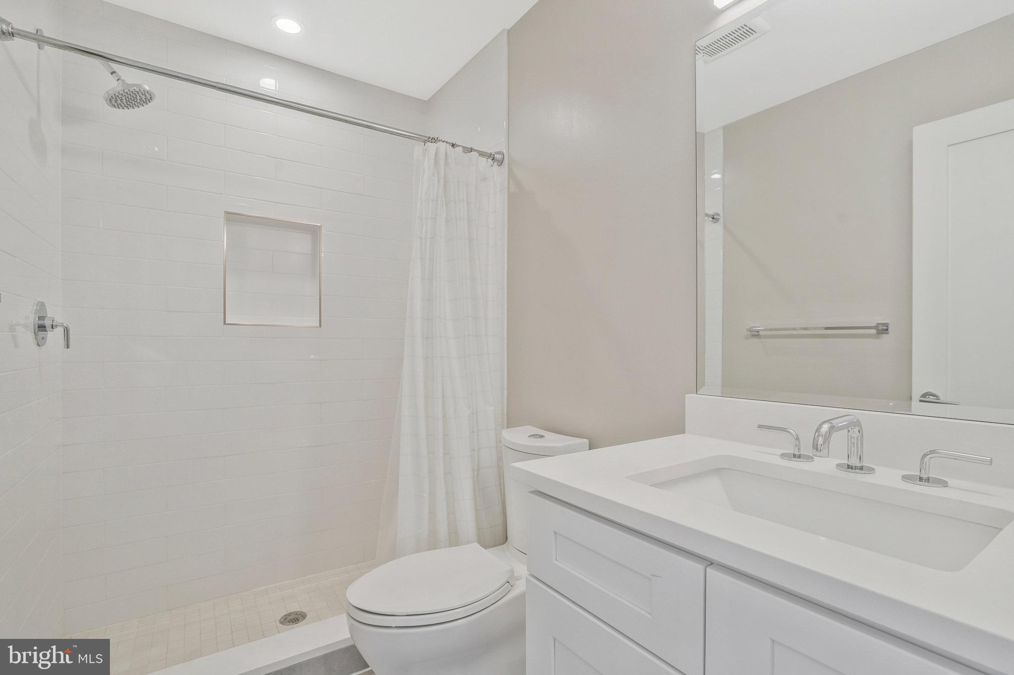 SLADE - Residential Lease