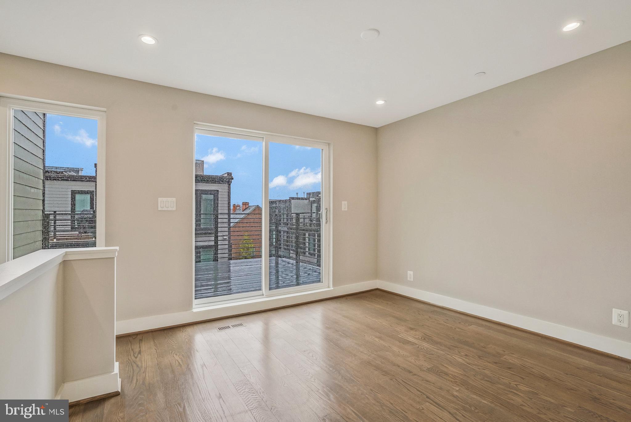 SLADE - Residential Lease