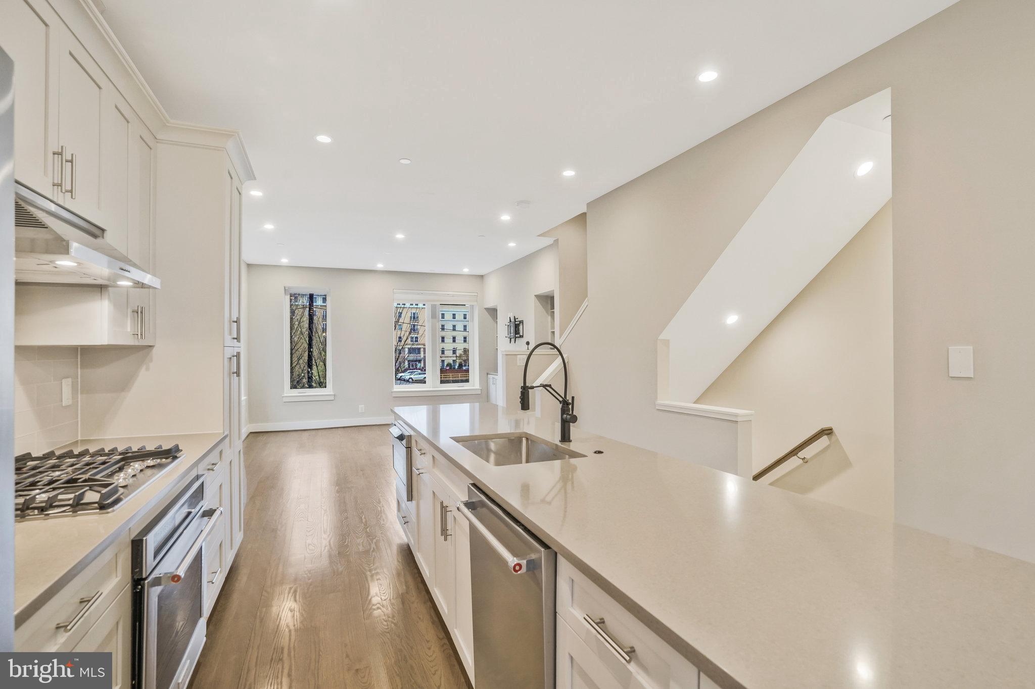 SLADE - Residential Lease