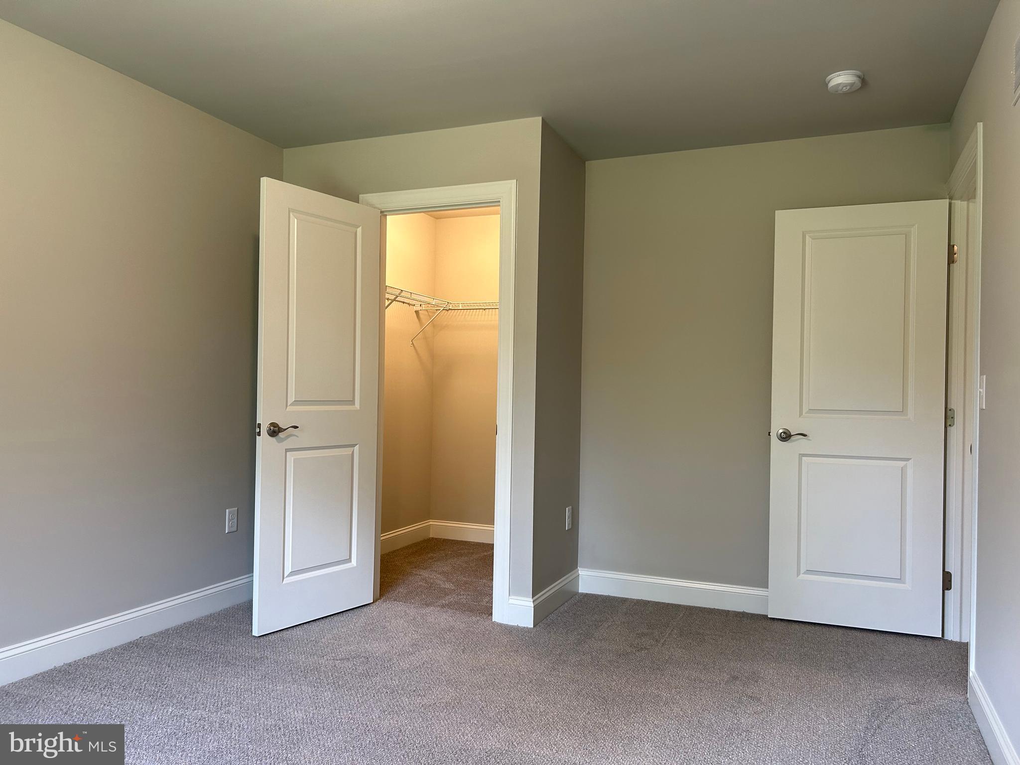 WOODLAND HILLS - Residential