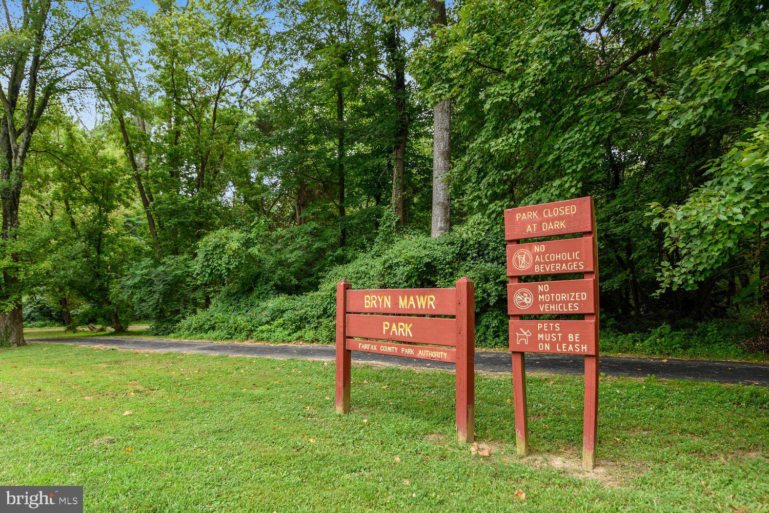 GATES OF MCLEAN - Residential