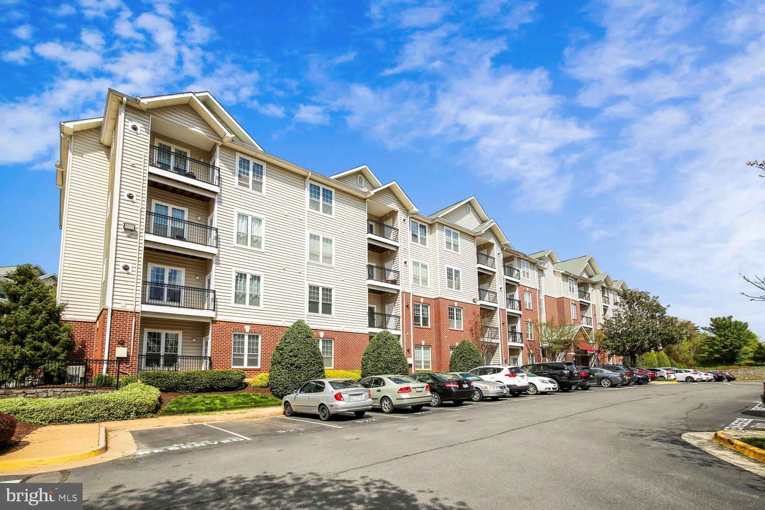 GATES OF MCLEAN - Residential