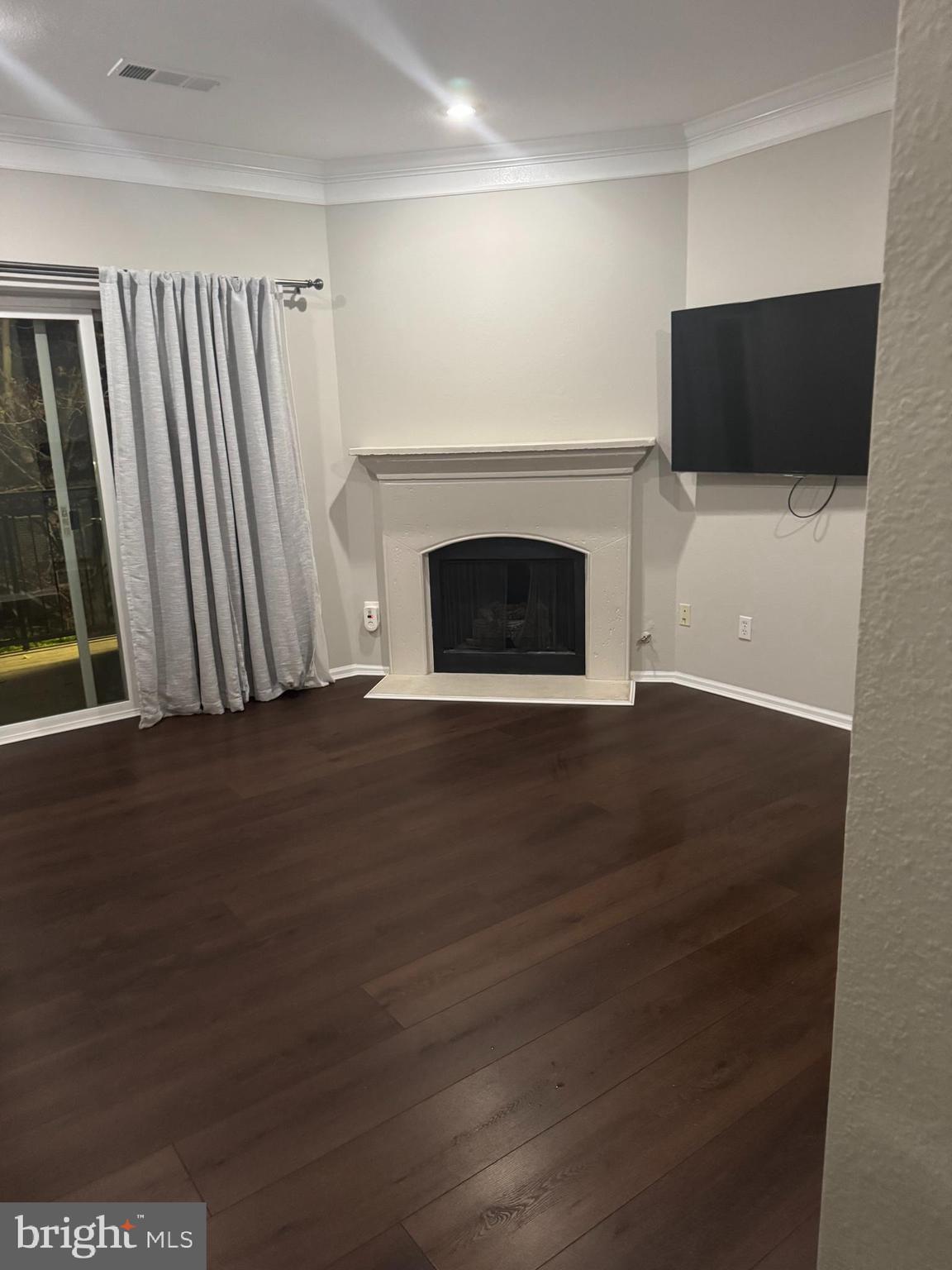 1521 SPRING GATE DRIVE 10211