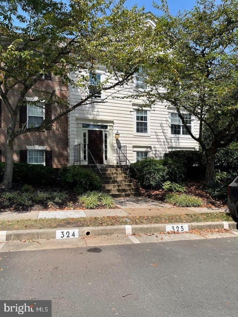 Condo For Rent - 12108 Green Leaf Court #101<br/> FAIRFAX, VA 22033