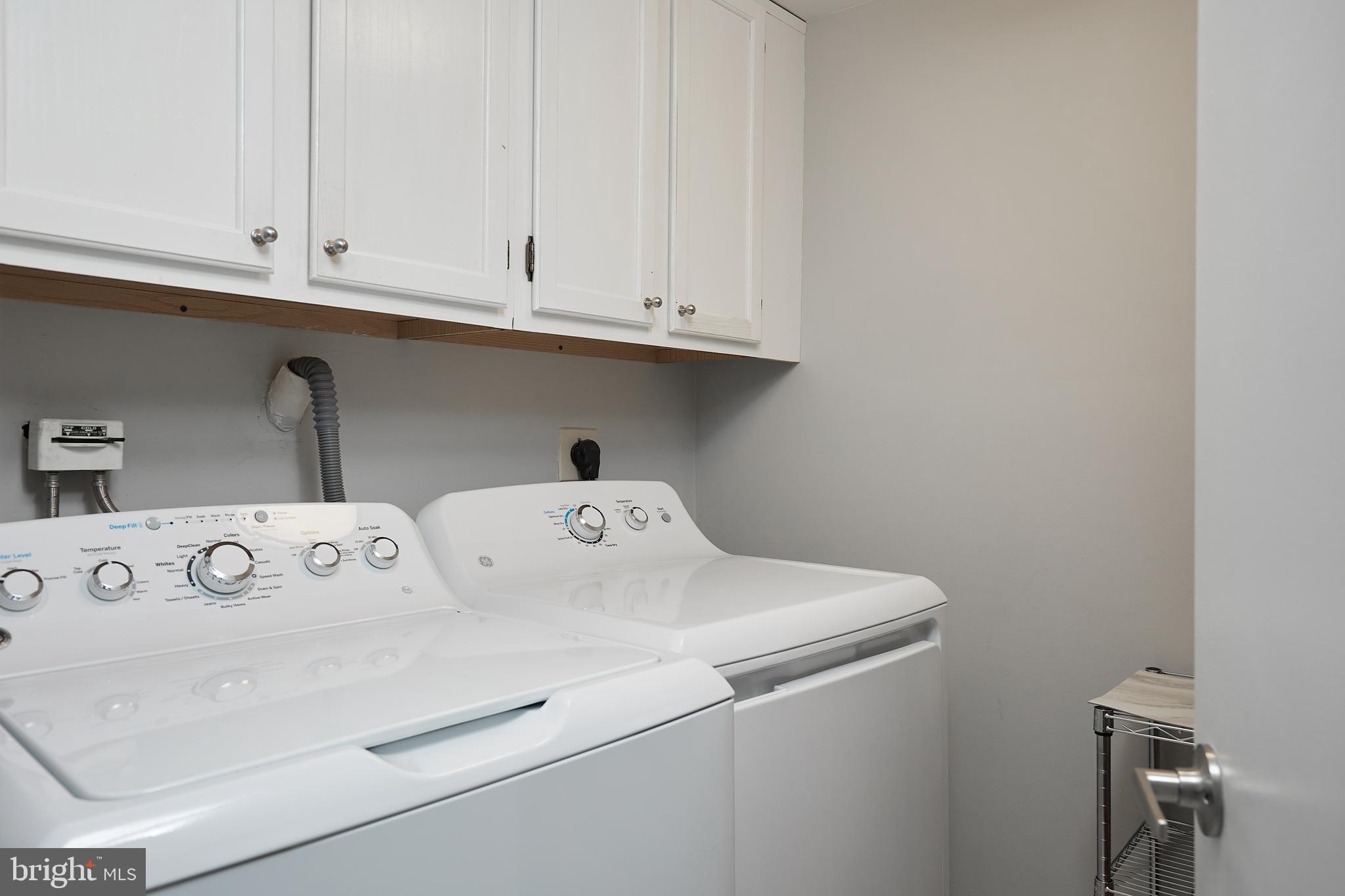 LEISURE WORLD - Residential