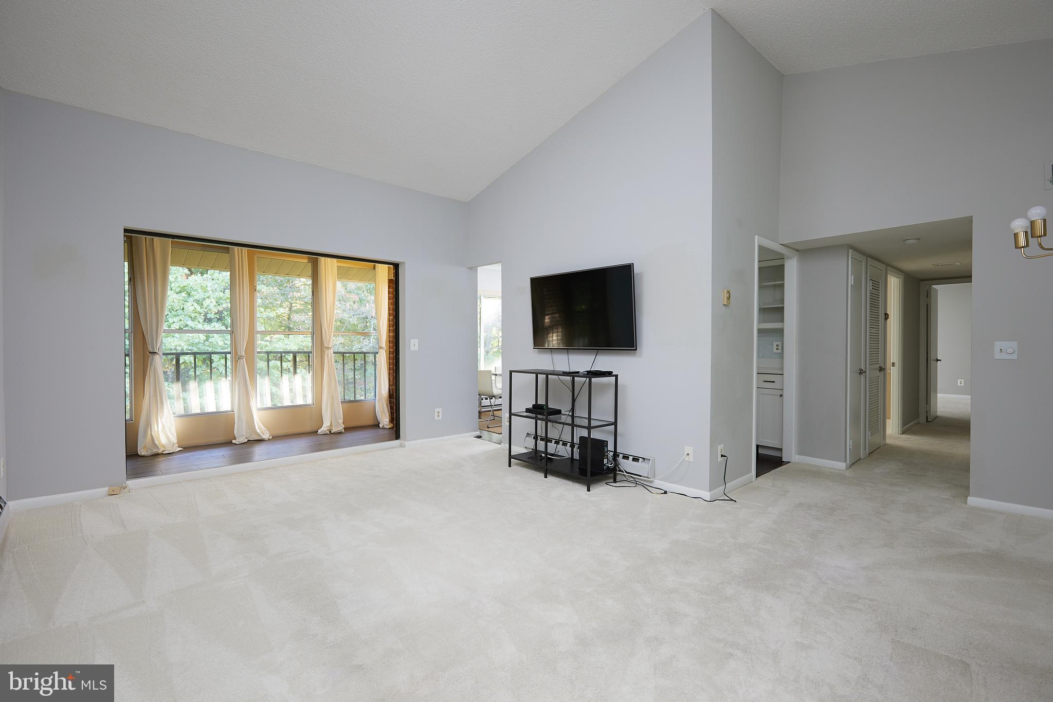 LEISURE WORLD - Residential