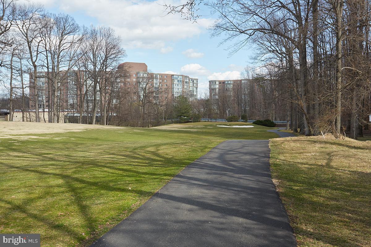 LEISURE WORLD - Residential