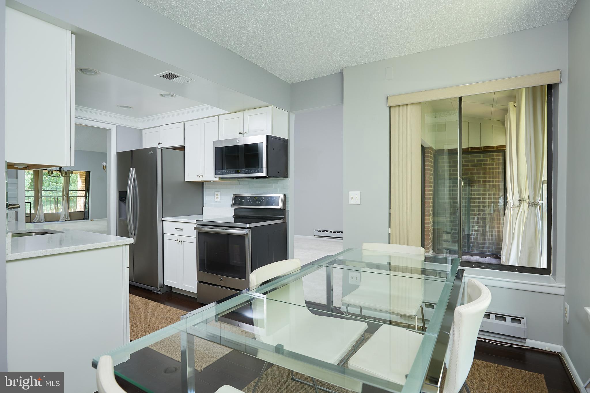 LEISURE WORLD - Residential