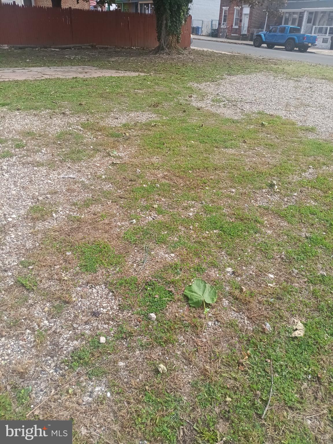 1327 LANSDOWNE AVENUE