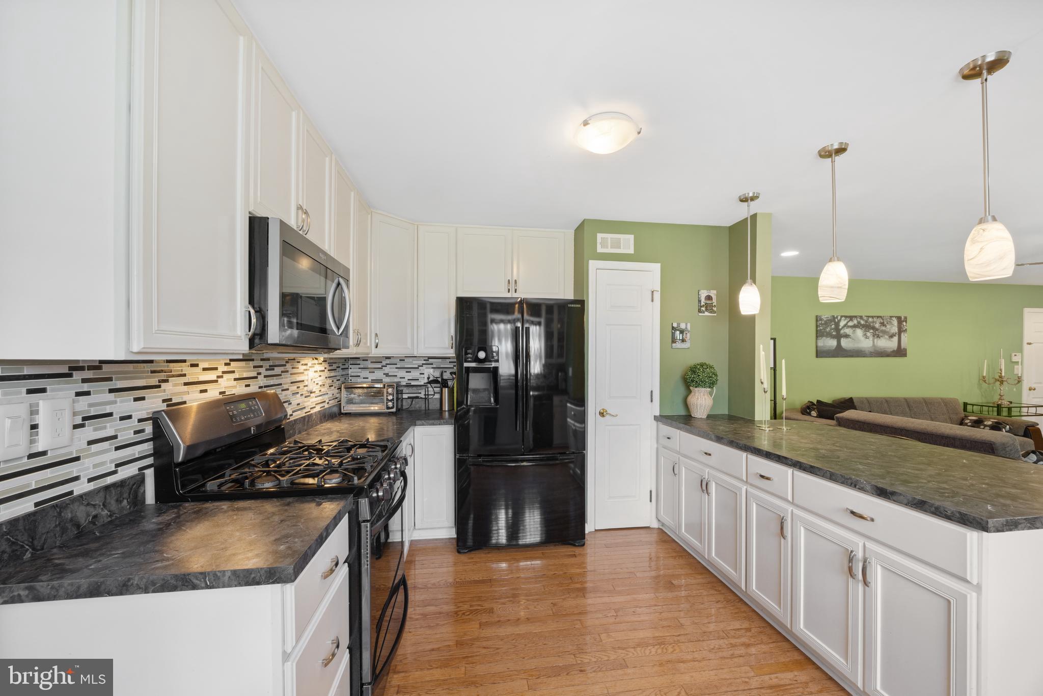 PHILADELPHIA (NORTHEAST) - Residential