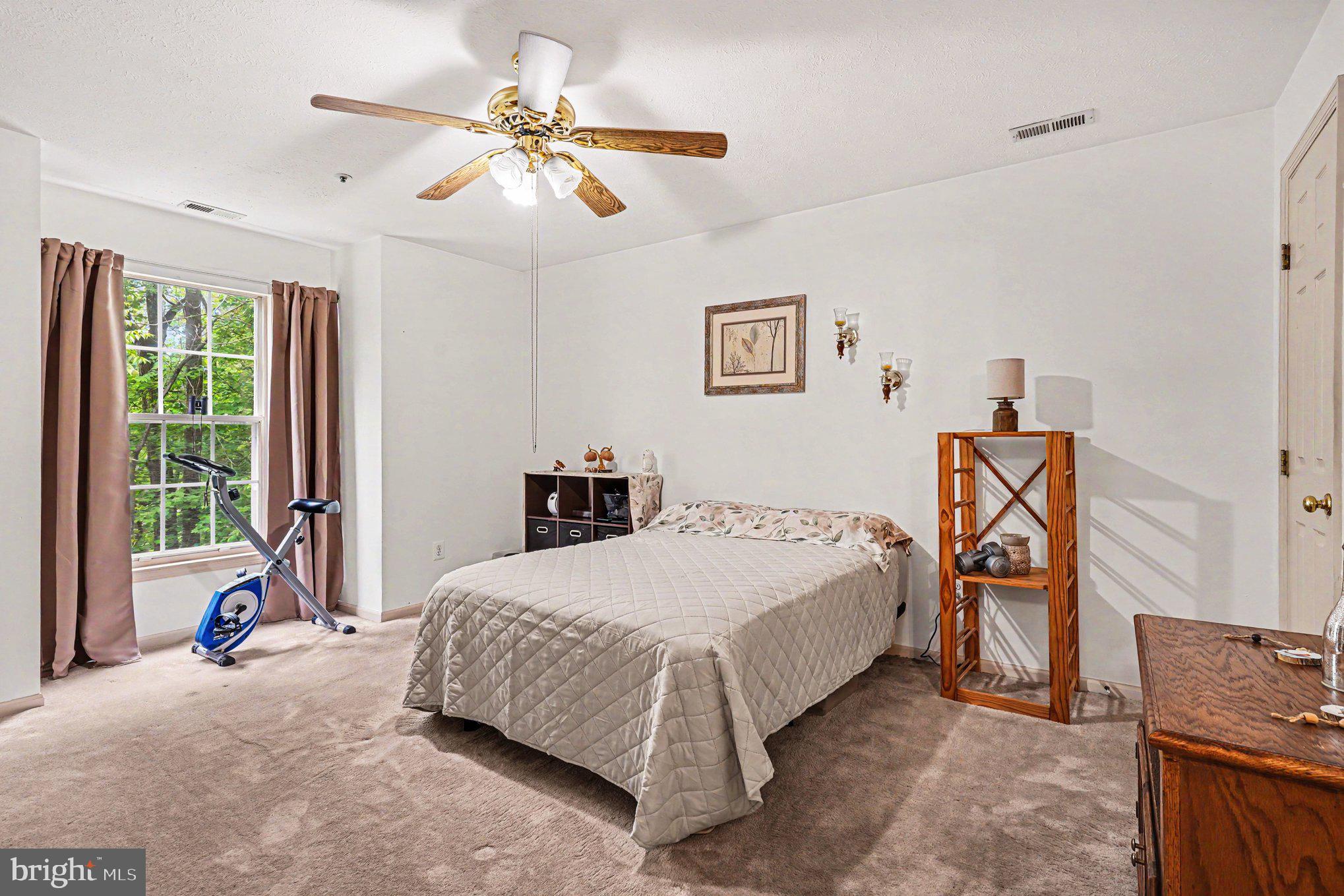 BRENTWOOD MANOR - Residential