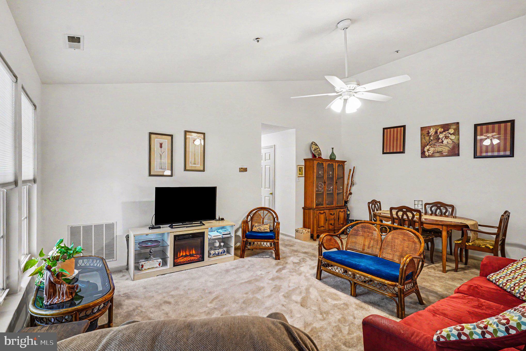 BRENTWOOD MANOR - Residential