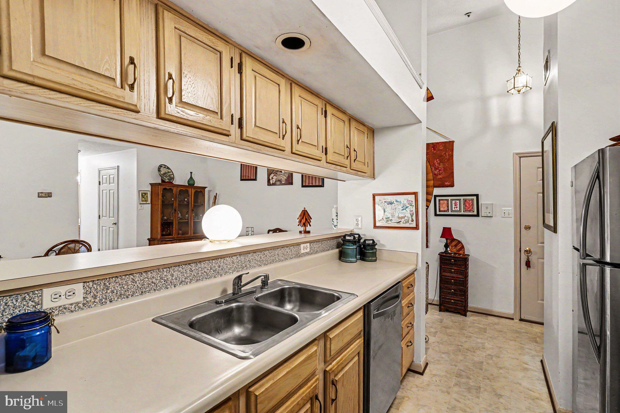 BRENTWOOD MANOR - Residential