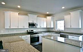 1528 WITCHHAZEL CIRCLE