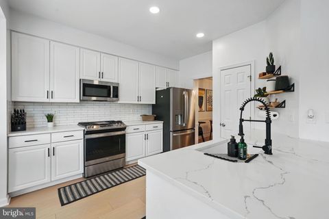 47686 SANDBANK SQUARE STERLING VA 20165