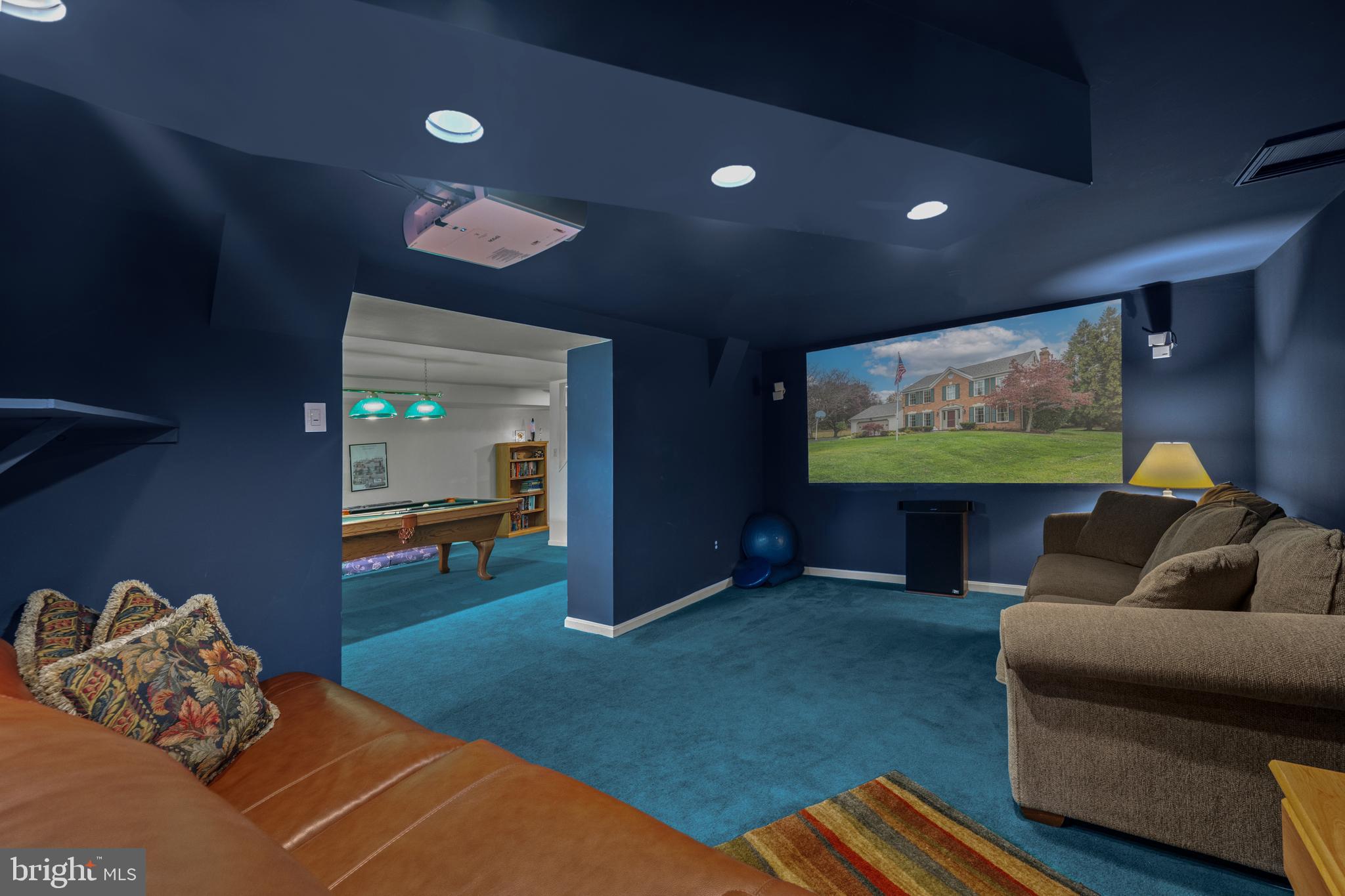 MARKET SQUARE SOUTH - Residential