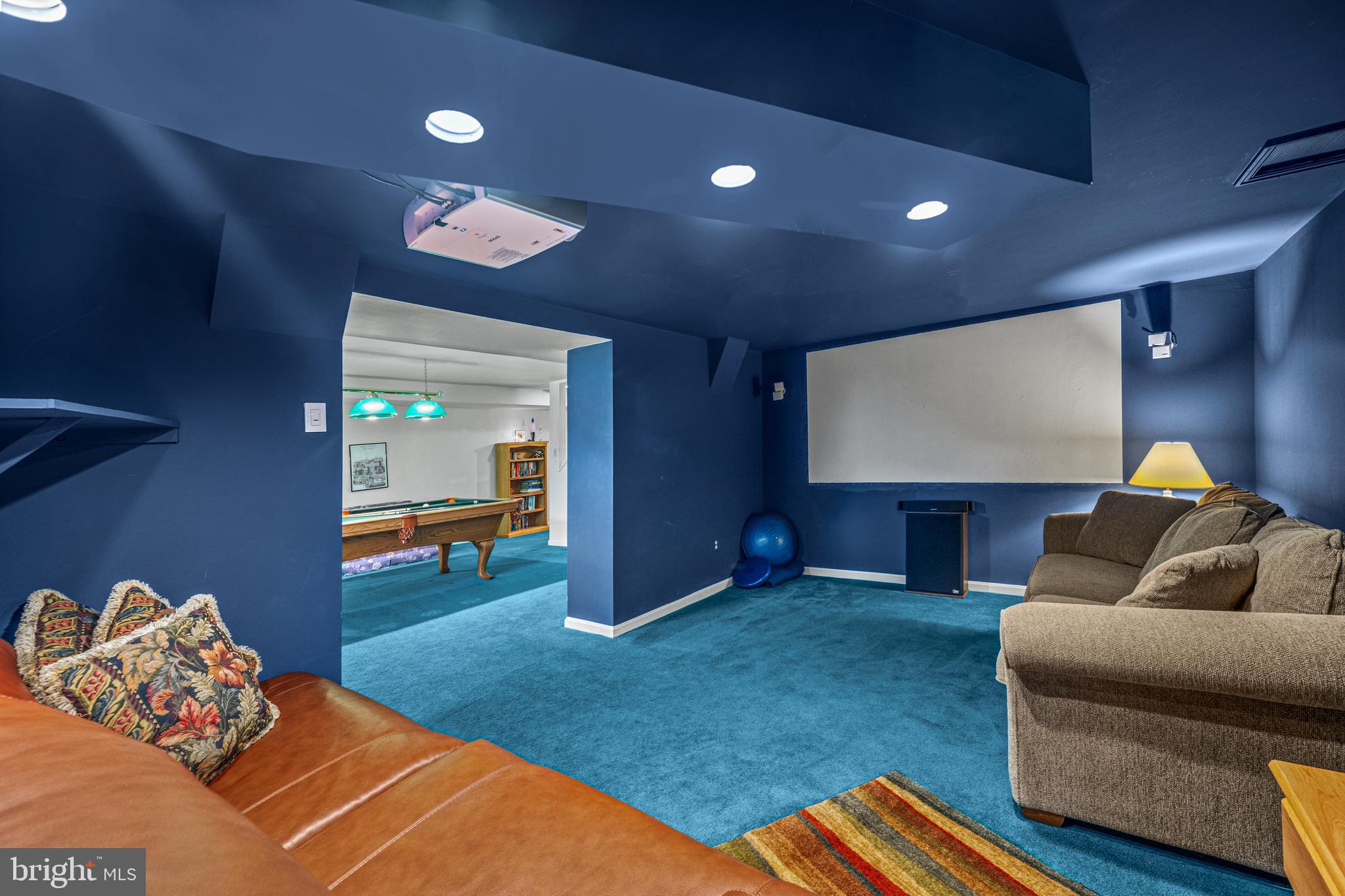 MARKET SQUARE SOUTH - Residential