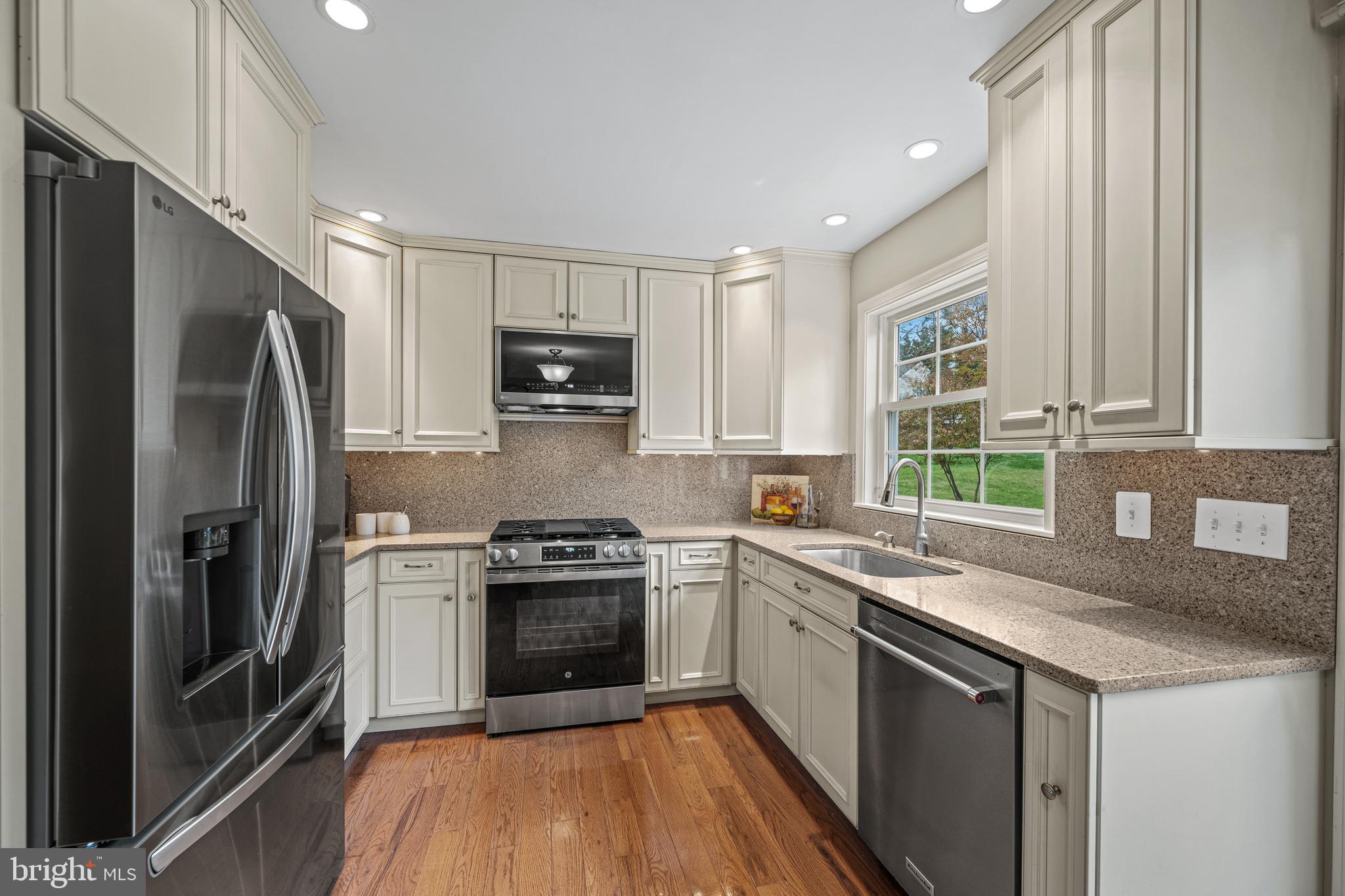 MARKET SQUARE SOUTH - Residential