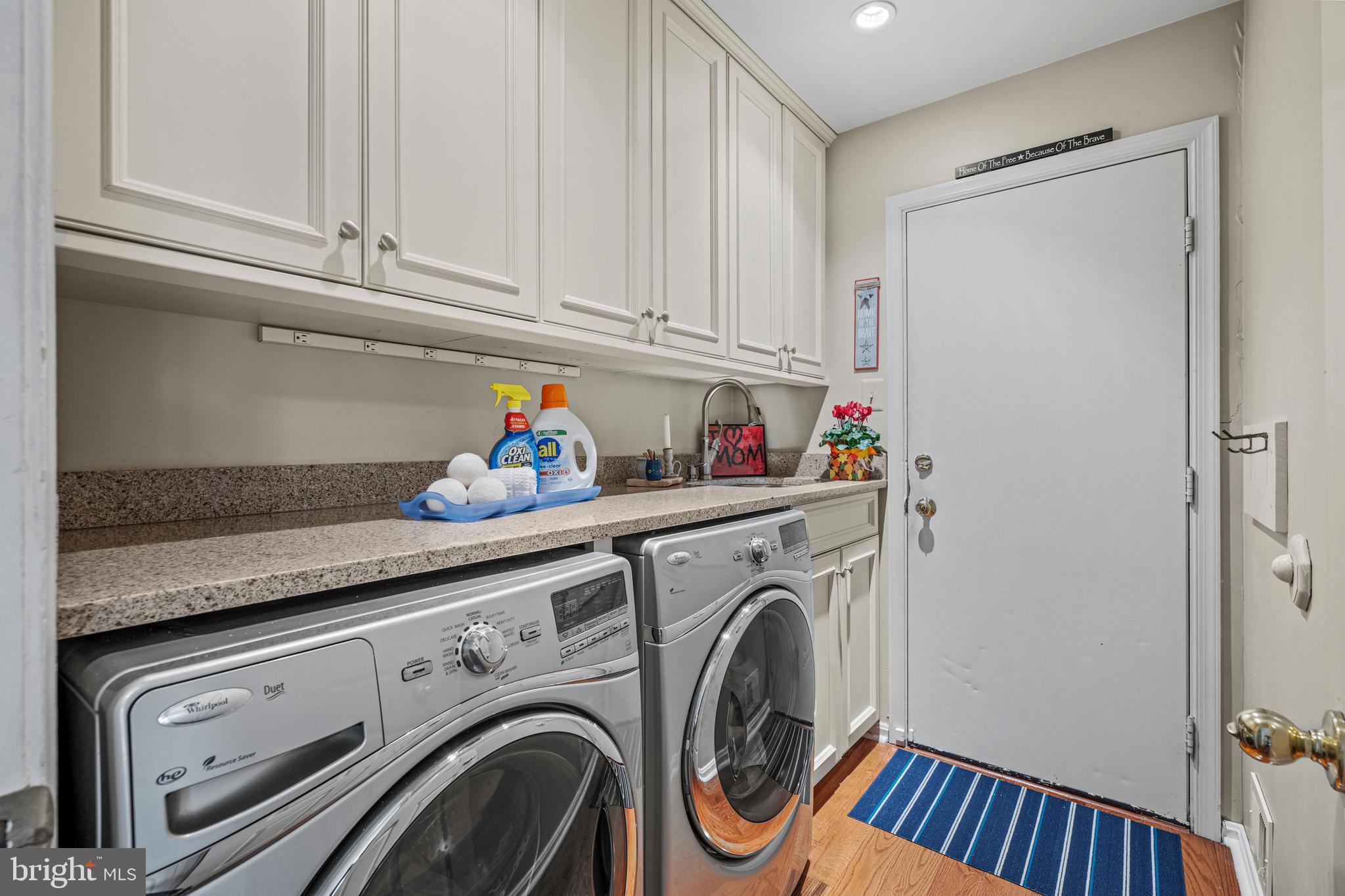 MARKET SQUARE SOUTH - Residential