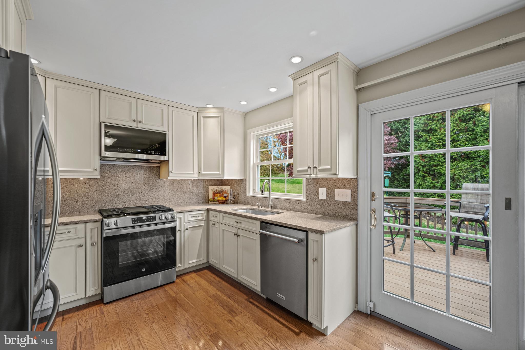 MARKET SQUARE SOUTH - Residential