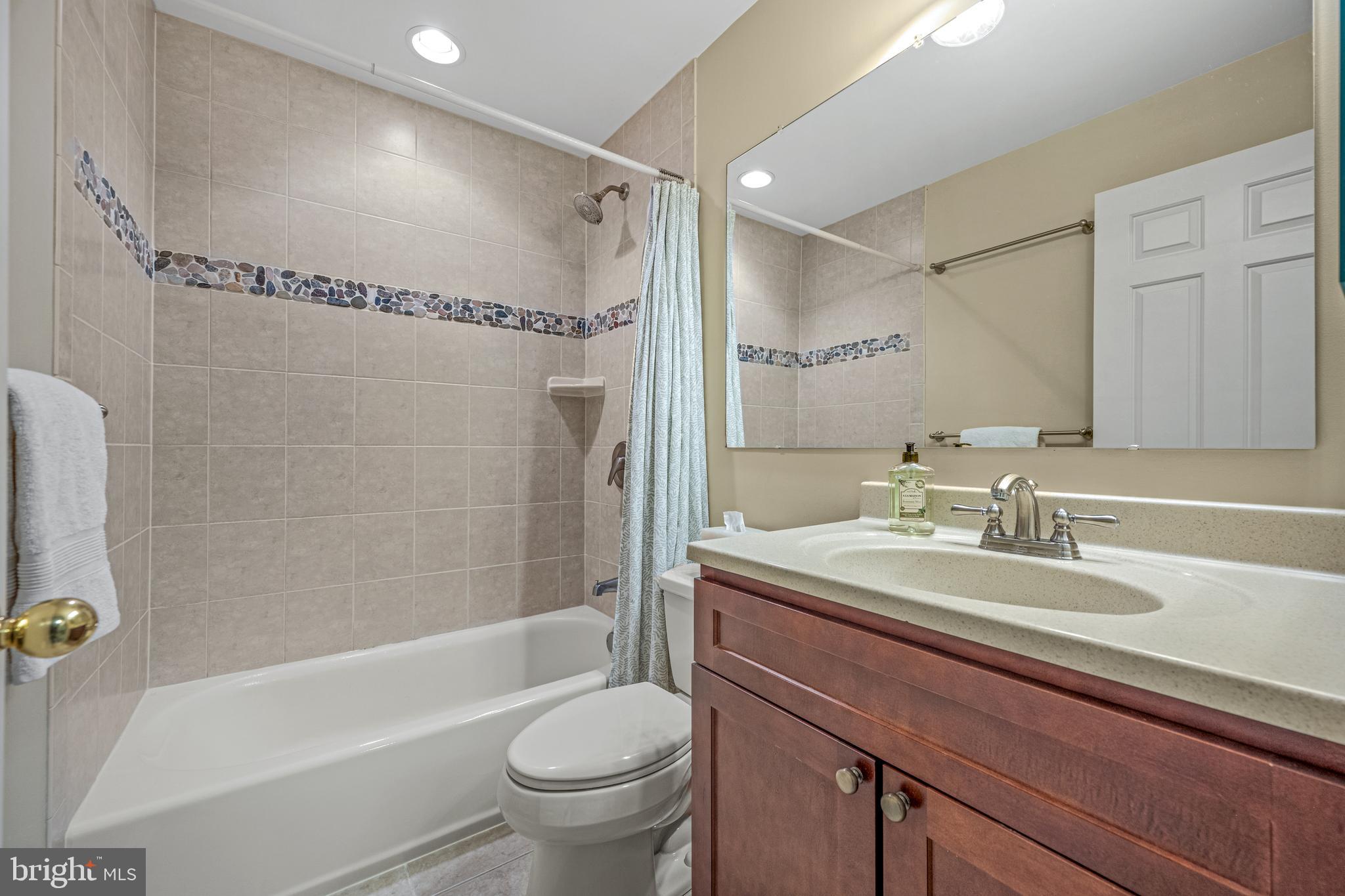 MARKET SQUARE SOUTH - Residential