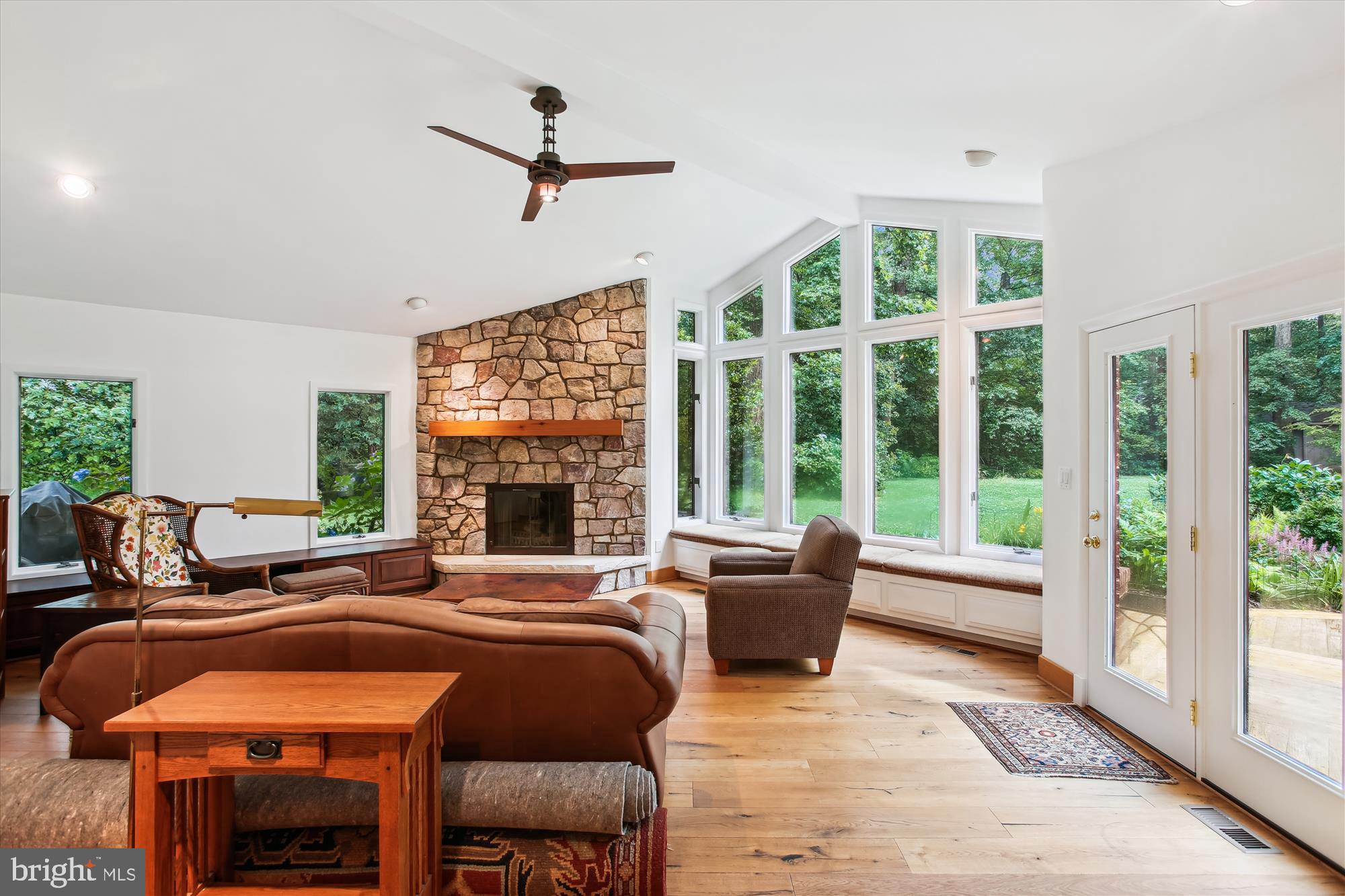 RICH E LAND - Residential