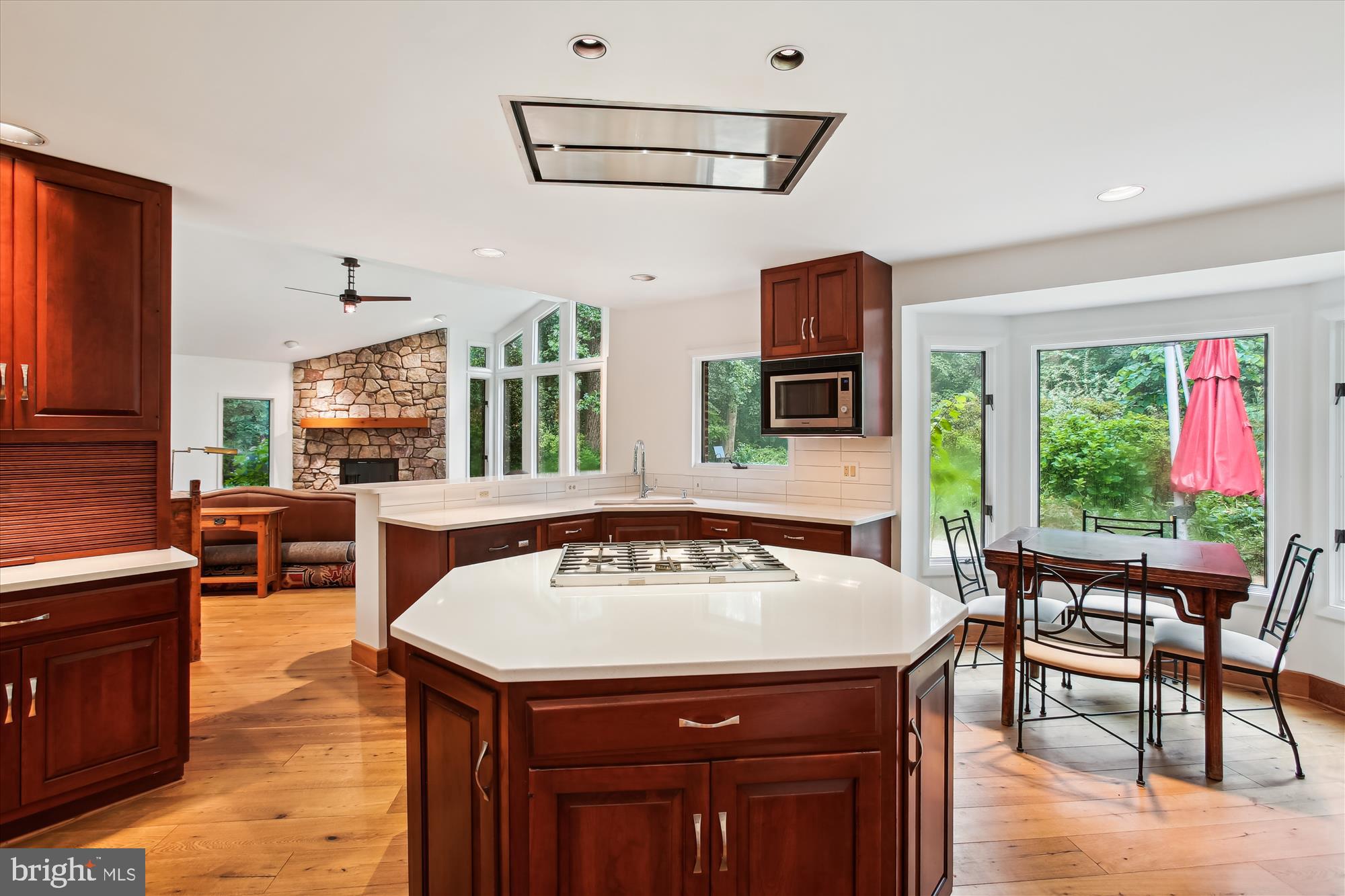 RICH E LAND - Residential