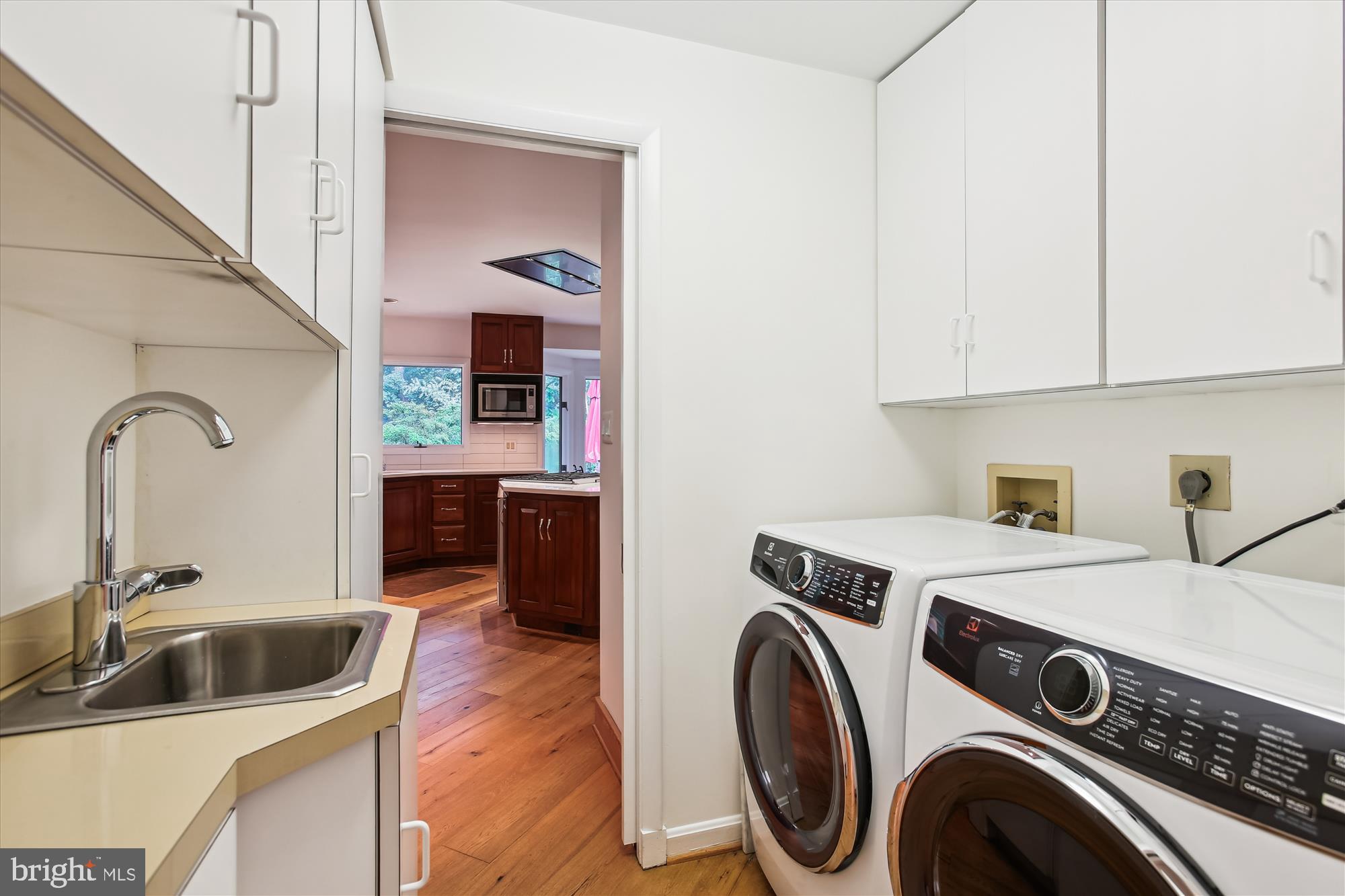 RICH E LAND - Residential