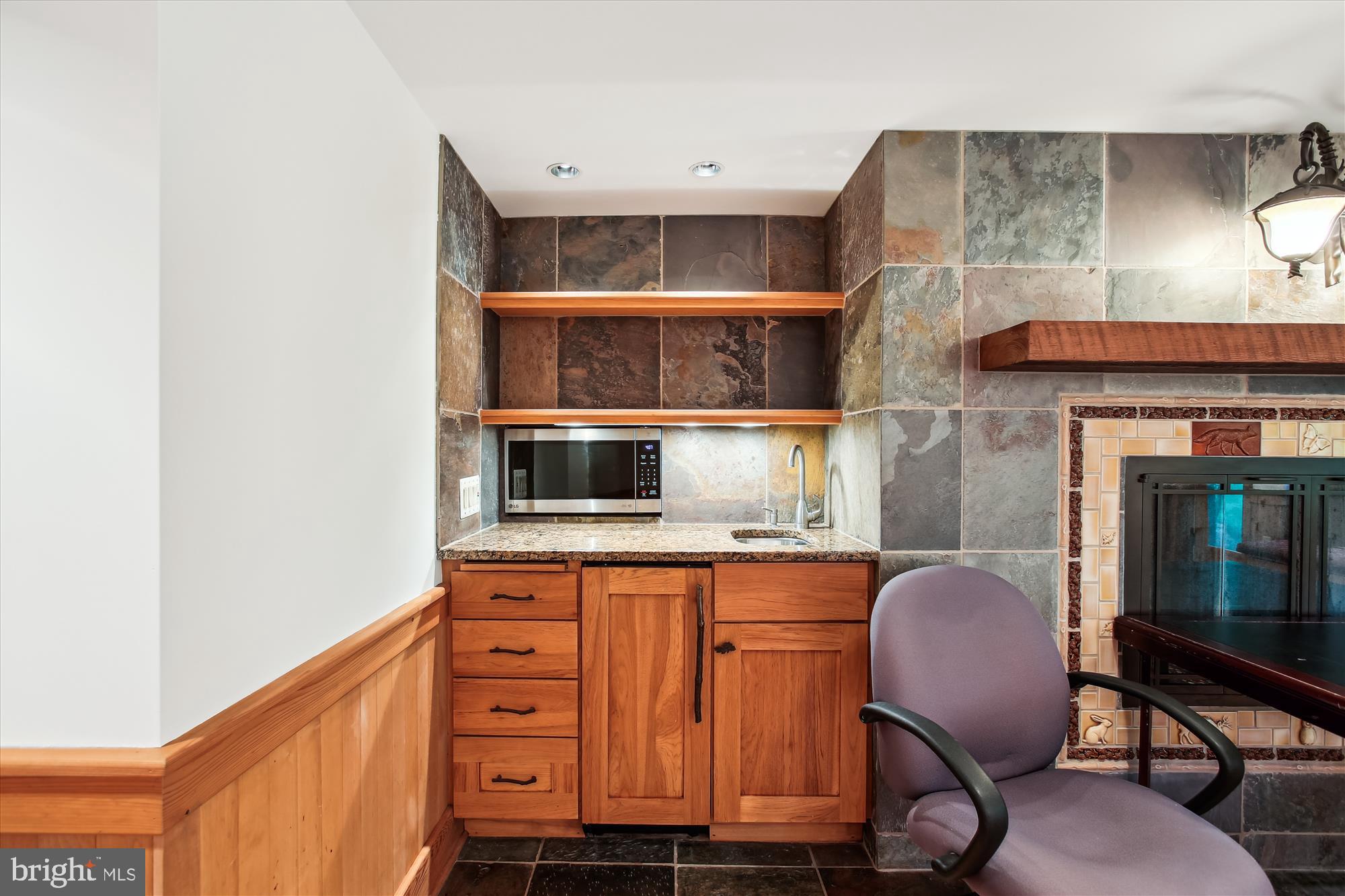 RICH E LAND - Residential