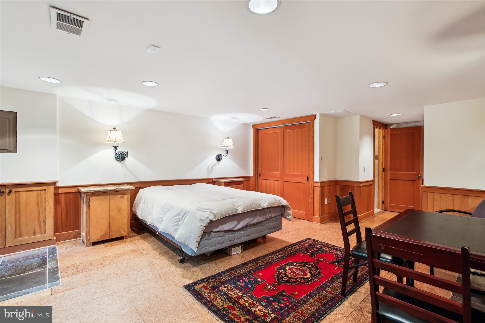 RICH E LAND - Residential