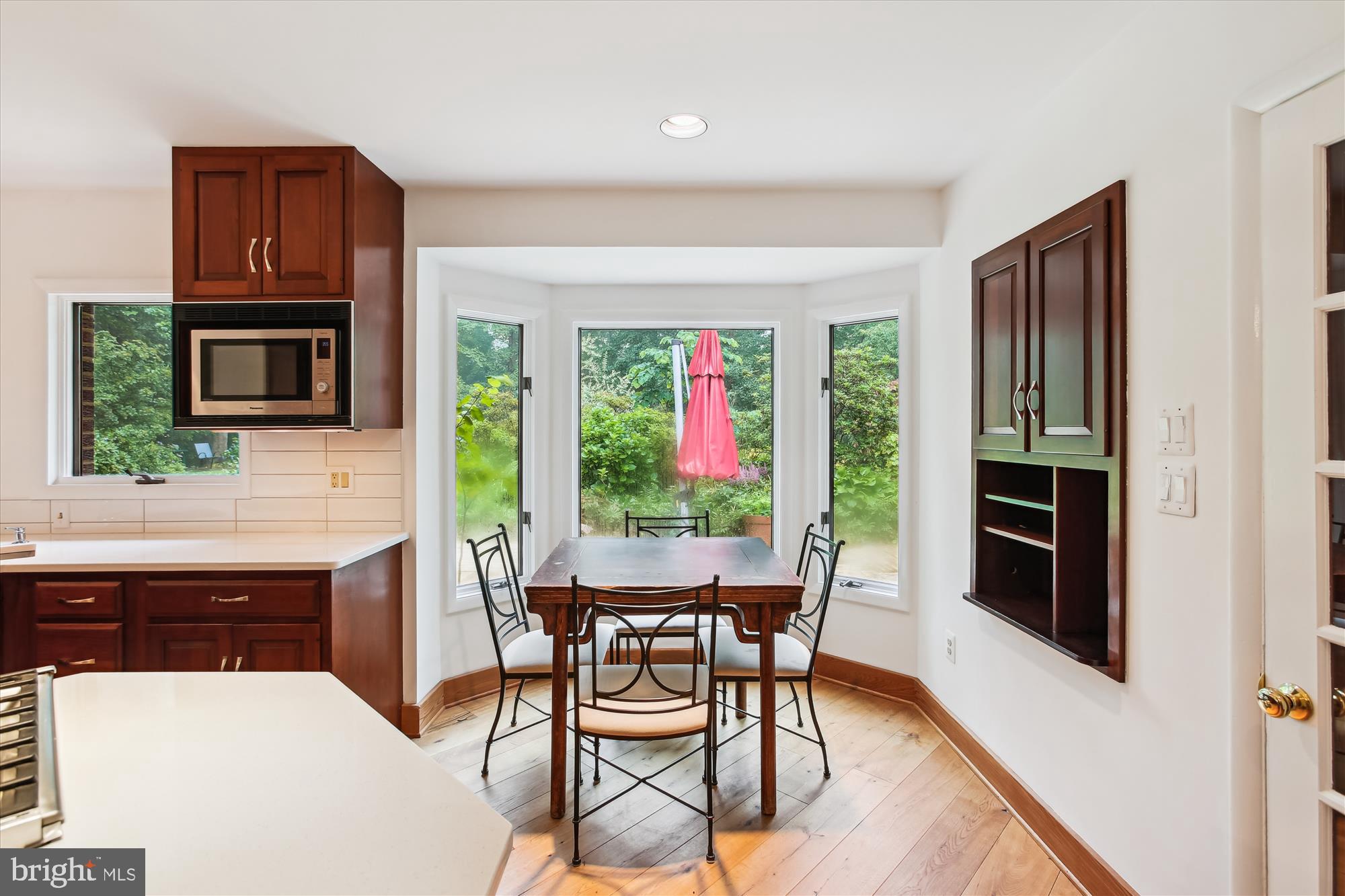 RICH E LAND - Residential