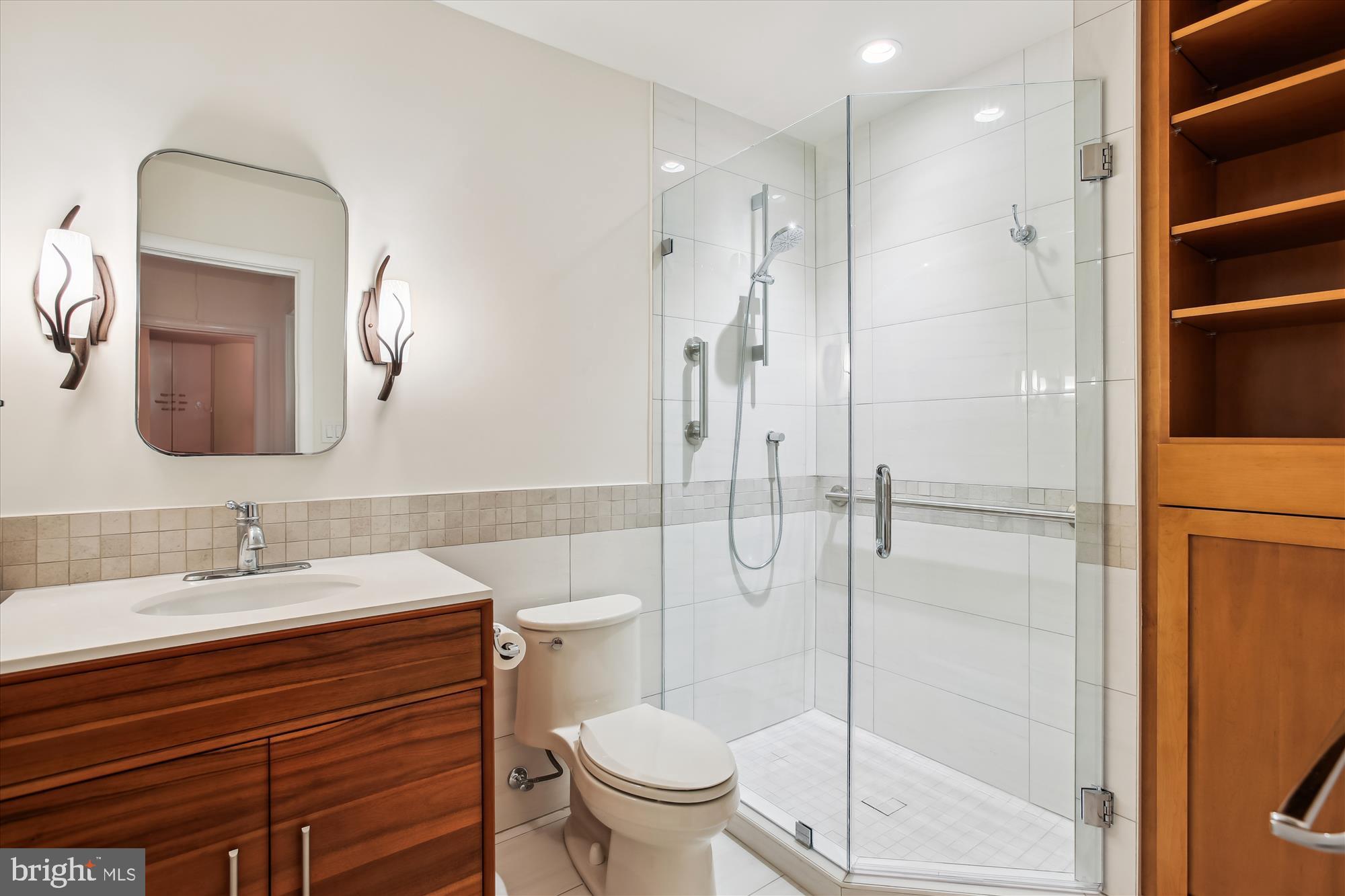 RICH E LAND - Residential