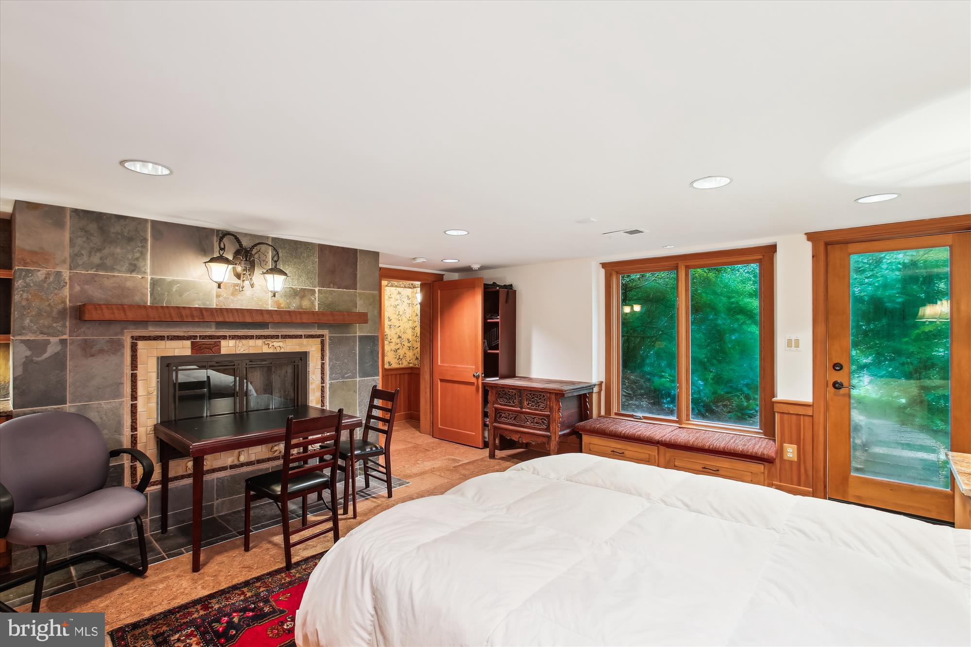 RICH E LAND - Residential