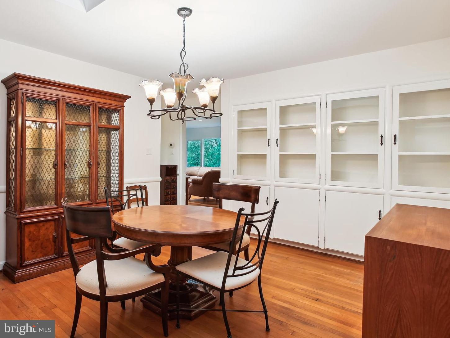 RICH E LAND - Residential